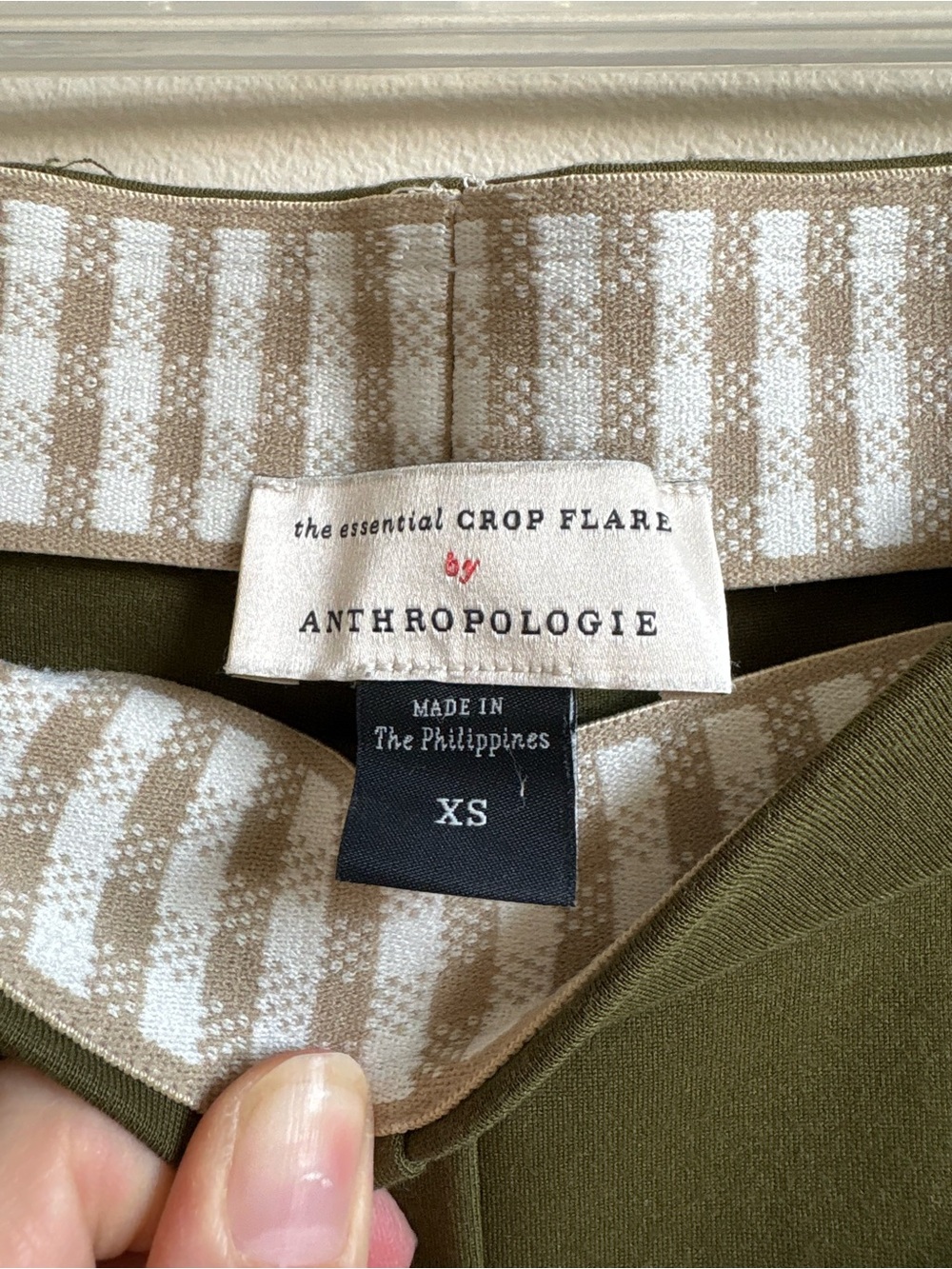 Anthropologie the essential crop flare Olive - Picture 4 of 7